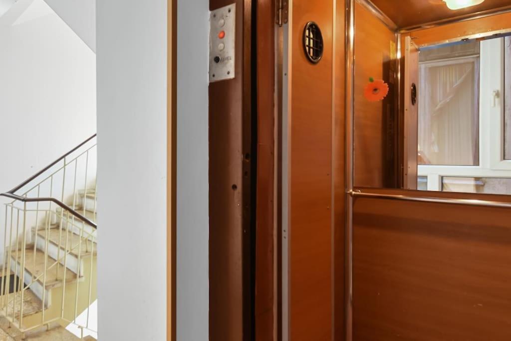 Mysa Modern Studio * Near Cismigiu Park * Netflix Бухарест Екстер'єр фото